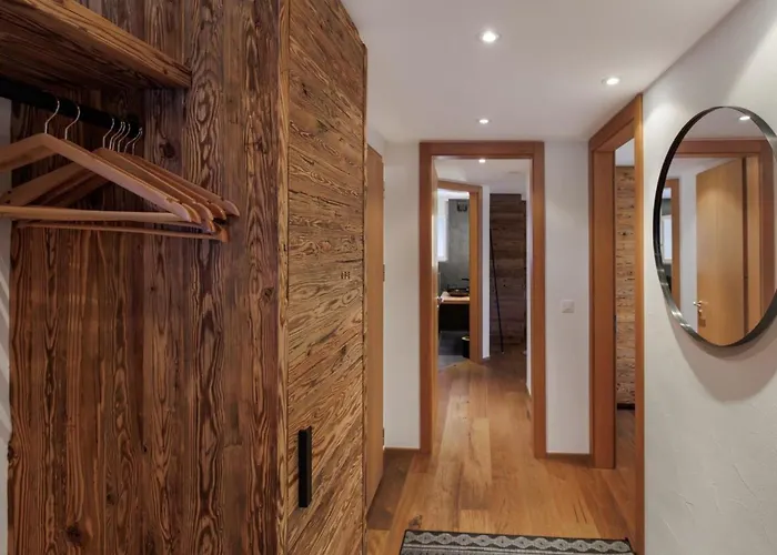 Cornelia 1 By Interhome Διαμέρισμα Saas Fee